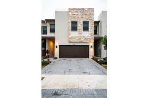 8139 Nw 104th Ct 8139, Doral