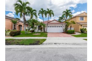 19033 Nw 12th Ct, Pembroke Pines