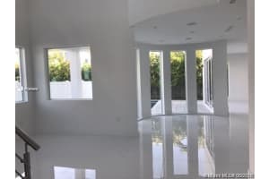 10445 Nw 68th Terr, Doral