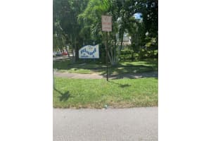 6111 Nw 2nd St, Margate