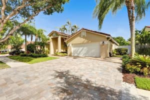 1967 Water Ridge Dr, Weston