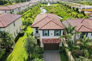 5217 Kingfisher Way, Davie