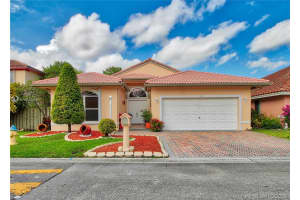 11521 Sw 11th St, Pembroke Pines