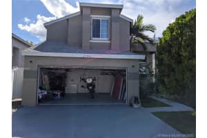 2796 W River Run Cir W, Miramar