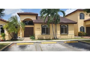 8535 Nw 189th Ln 2704, Hialeah