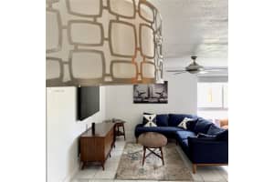 2420 Diana Dr 406, Hallandale Beach