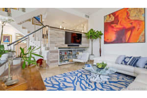 139 E Enid Dr 19, Key Biscayne