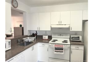 4728 Nw 114th Avenue 201, Doral