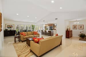 4900 Nw 99th Pl, Doral