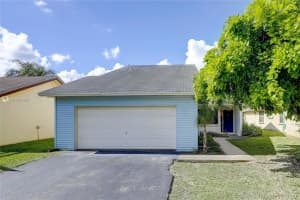 8260 Sw 41st St, Davie