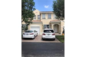 10061 Nw 32nd Ter, Doral