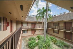 11225 Sw 88th St 202d, Miami