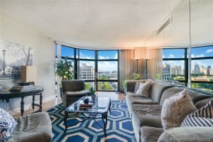 20100 W Country Club Dr 1209, Aventura