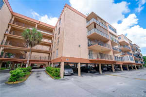 1910 W 56th St 3413, Hialeah 1910 W 56th St 3413, Hialeah