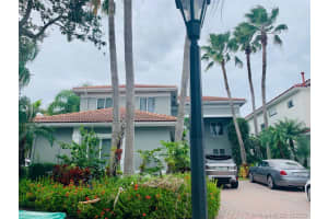 1549 Ne 194 St, Miami 1549 Ne 194 St, Miami