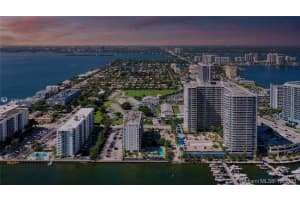 7545 E Treasure Dr 4k, North Bay Village