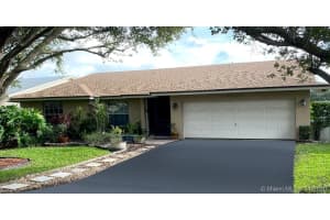9824 Nw 54th Pl, Coral Springs