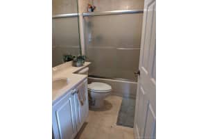7120 Nw 174th Ter 104, Hialeah