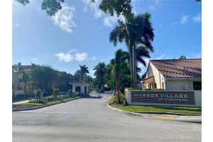 21396 Marina Cove Cir 15-j, Aventura