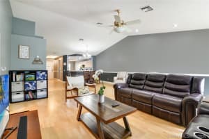 1909 Andromeda Ln, Weston