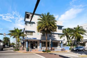 1100 Collins Ave 201, Miami Beach