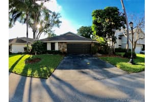 94 Juniper Rd, Hollywood