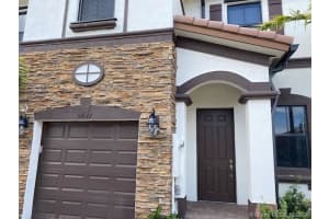 5011 Lily Way, Davie