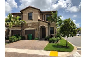 5016 Lily Way, Davie