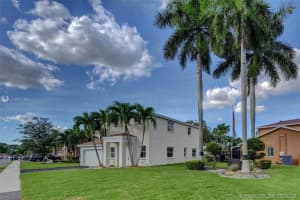 9503 Nw 52nd Ct, Sunrise