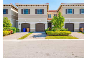 378 Se 1st Dr 378, Deerfield Beach