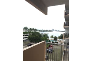 7545 E Treasure Dr 5b, North Bay Village