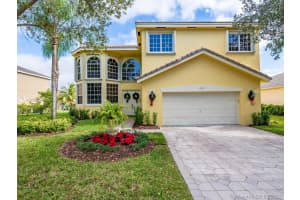 1045 Sw 159th Ln, Pembroke Pines
