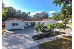 2200 Ne 203rd Ter, Miami