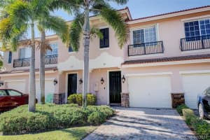 201 Las Brisas Cir, Sunrise