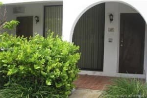 350 Grapetree Dr 415, Key Biscayne