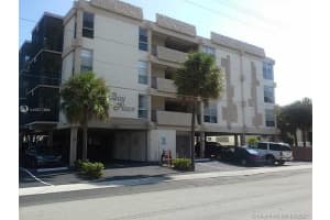 2420 Diana Dr 407, Hallandale Beach