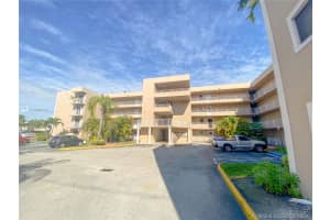 8517 Nw 7th St 405, Miami