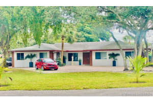 2450 Sw 86th Ave, Davie