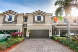 12360 N Village Cir 0, Davie