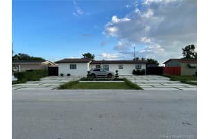 8340 Nw 178th St, Hialeah