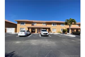 7867 W 36th Ave 201, Hialeah