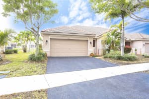 1870 Andromeda Ln, Weston