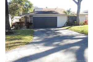 136 Greens Rd, Hollywood