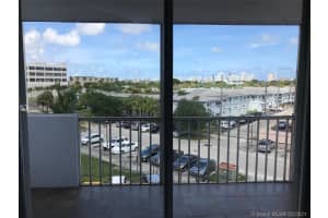16400 Ne 17th Ave 402, North Miami Beach