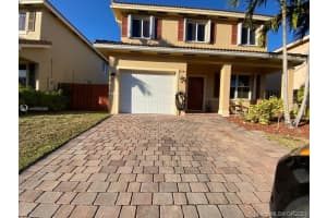 8945 Sw 215th Ln, Cutler Bay