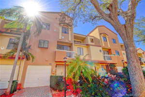 21388 Marina Cove Cir 13g, Aventura