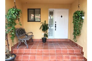 21382 Marina Cove Cir 18d, Aventura