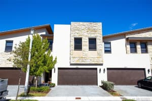 10521 Nw 81st Ter, Doral