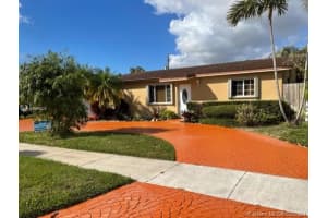 7921 Nw 172nd St, Hialeah