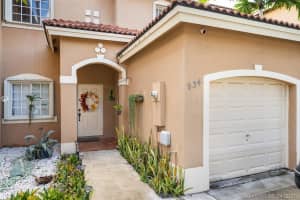 934 Sw 147th Ct 934, Miami 934 Sw 147th Ct 934, Miami
